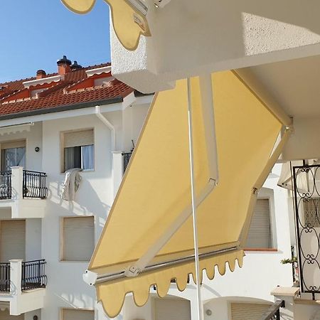Condominio Ariazzurra S. Bart. San Bartolomeo Al Mare Eksteriør billede