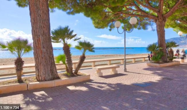 Condominio Ariazzurra S. Bart. San Bartolomeo Al Mare Eksteriør billede