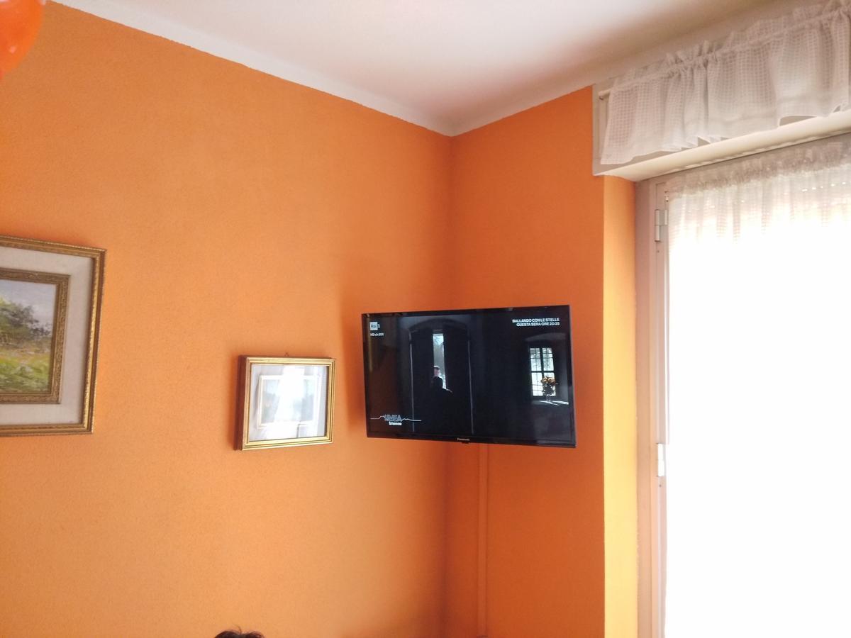 Condominio Ariazzurra S. Bart. San Bartolomeo Al Mare Eksteriør billede