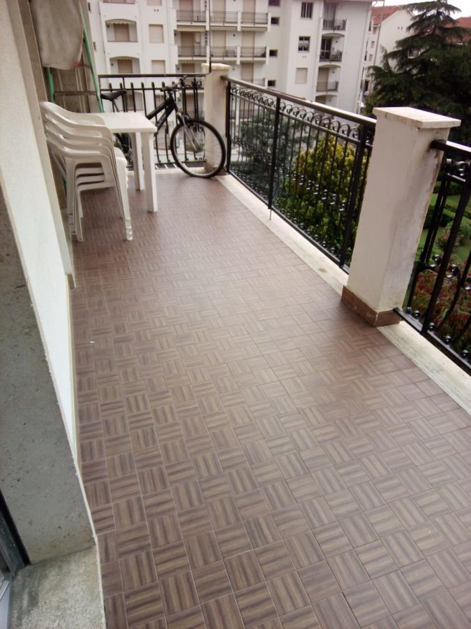 Condominio Ariazzurra S. Bart. San Bartolomeo Al Mare Eksteriør billede