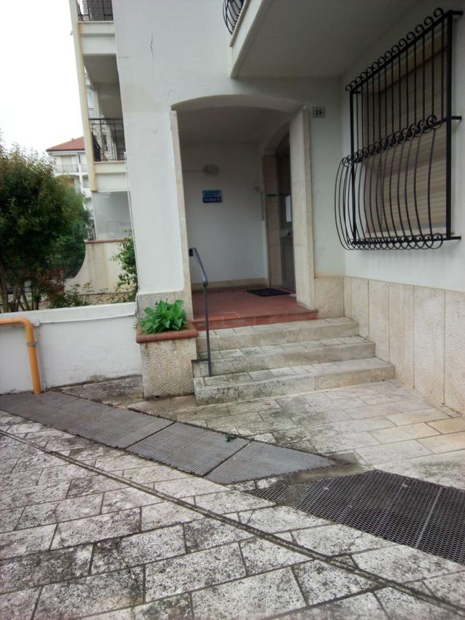 Condominio Ariazzurra S. Bart. San Bartolomeo Al Mare Eksteriør billede