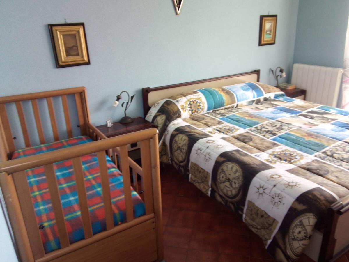 Condominio Ariazzurra S. Bart. San Bartolomeo Al Mare Eksteriør billede