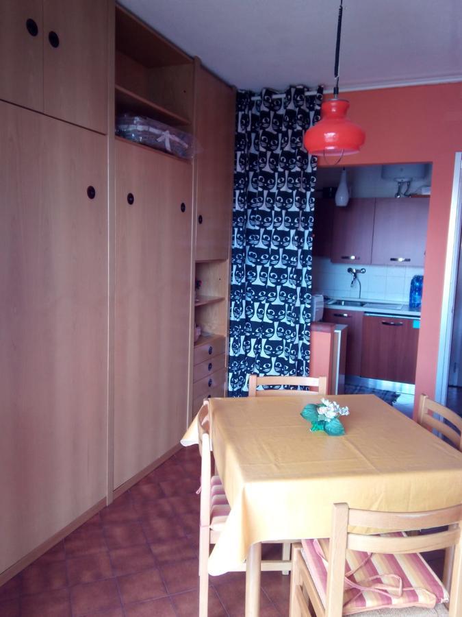 Condominio Ariazzurra S. Bart. San Bartolomeo Al Mare Eksteriør billede